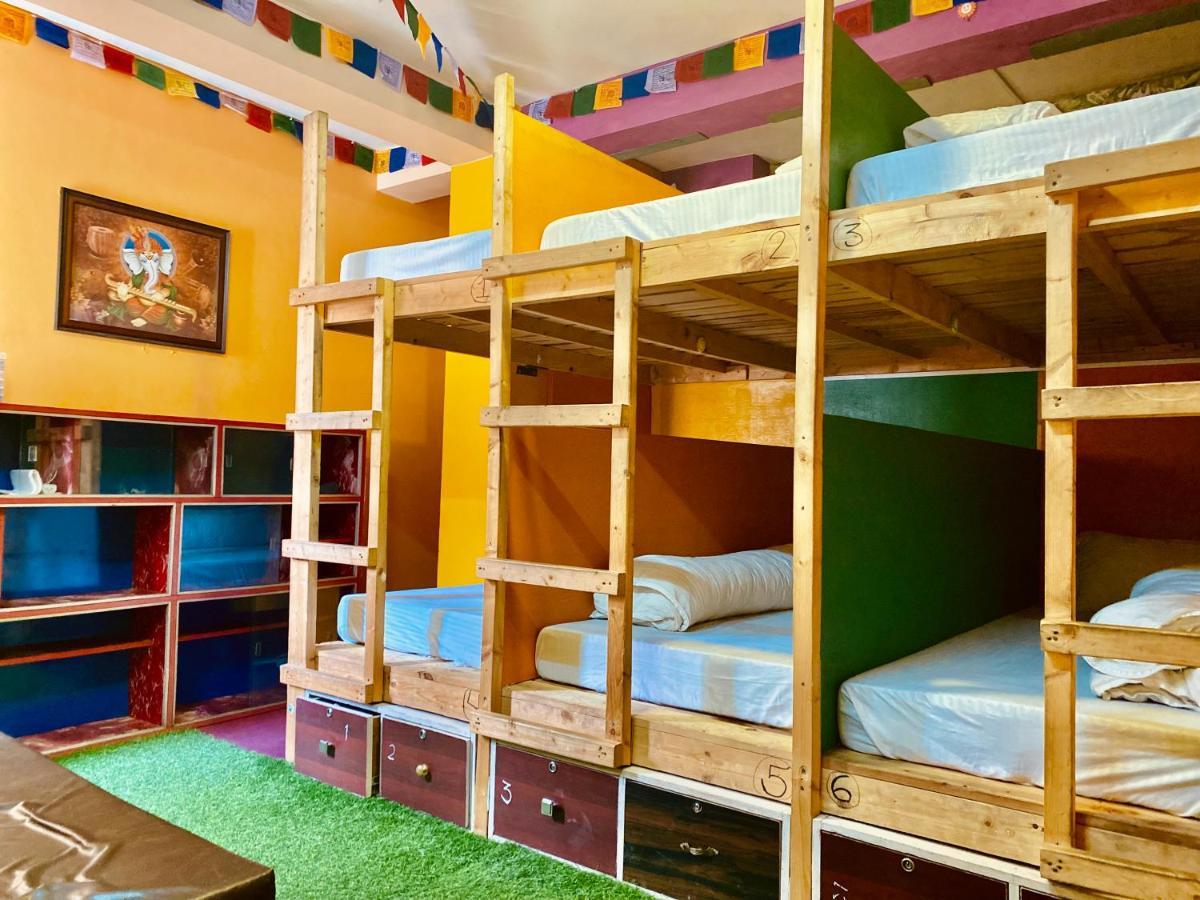 Yog Hostel Катманду Екстериор снимка