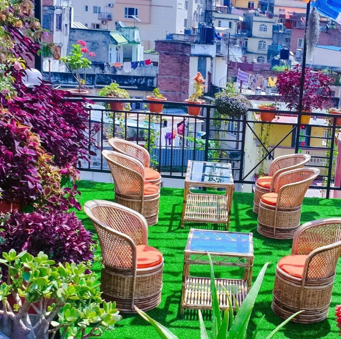 Yog Hostel Катманду Екстериор снимка
