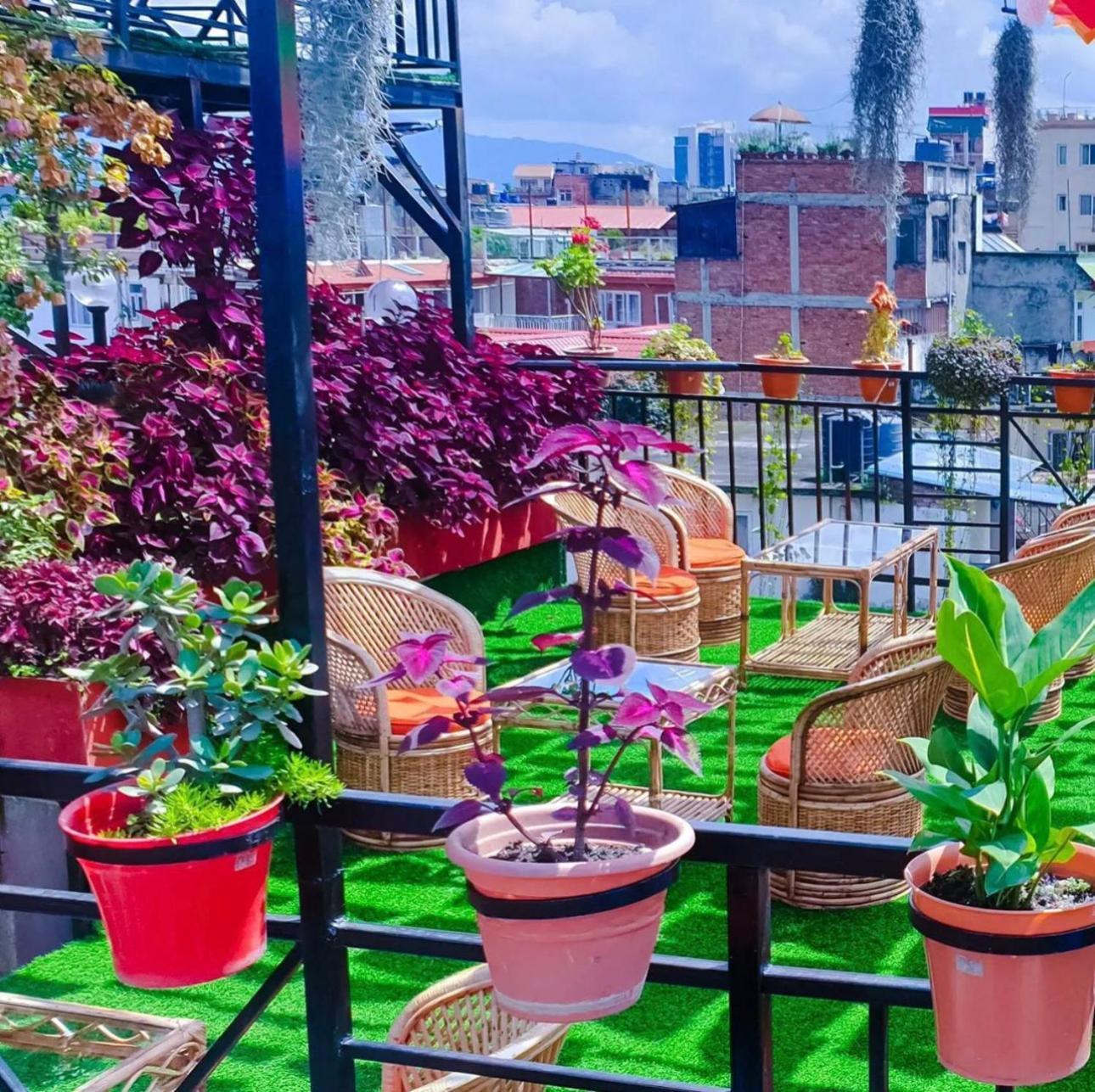 Yog Hostel Катманду Екстериор снимка