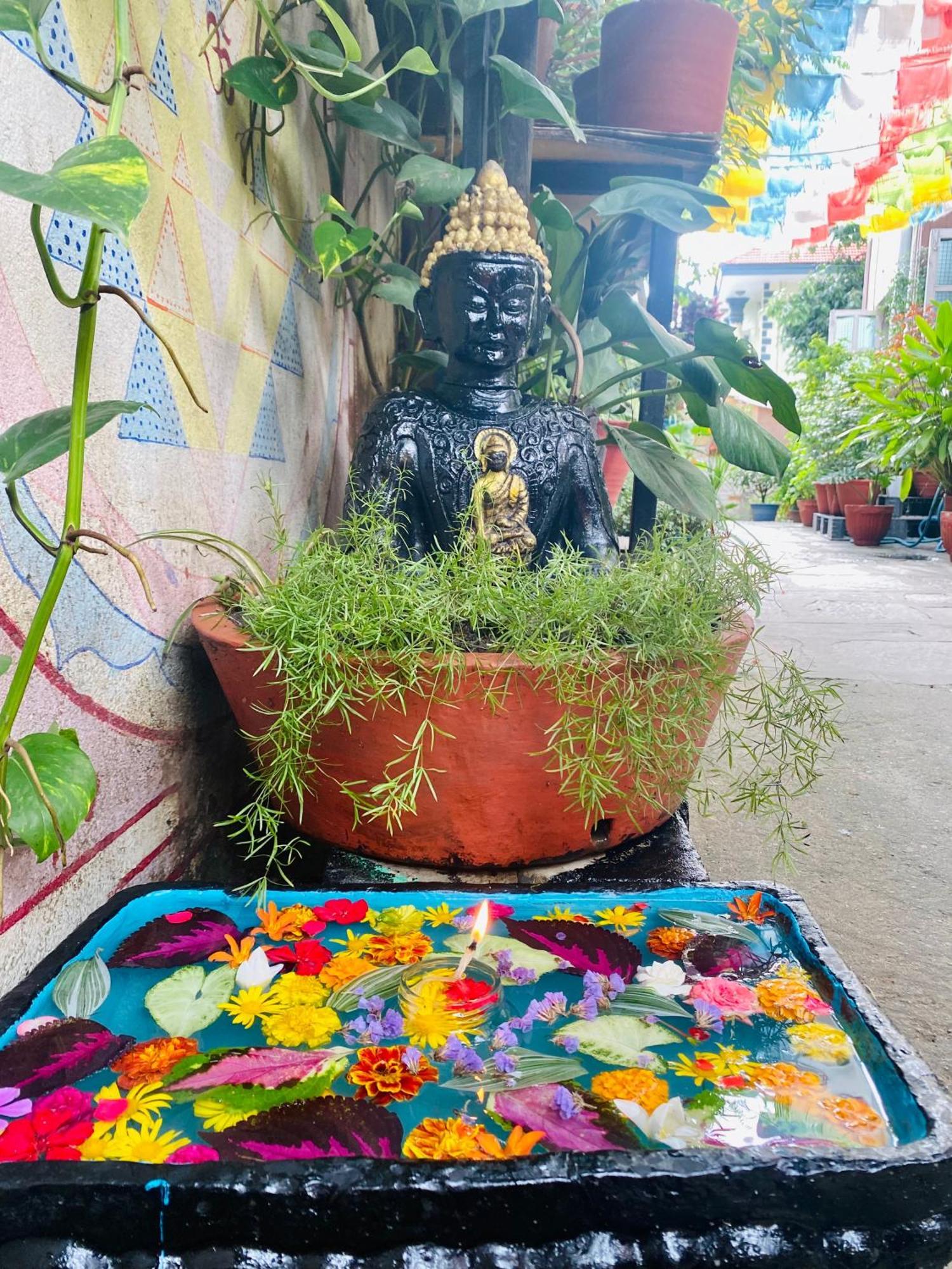 Yog Hostel Катманду Екстериор снимка