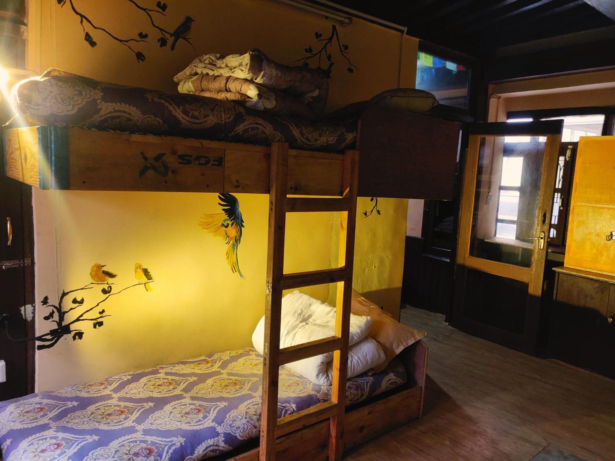 Yog Hostel Катманду Стая снимка