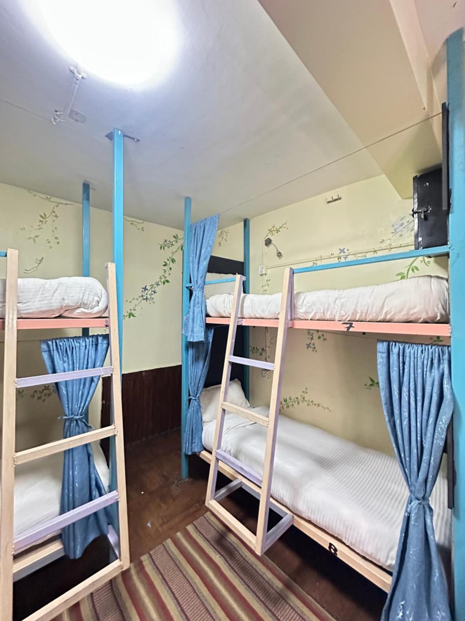 Yog Hostel Катманду Екстериор снимка