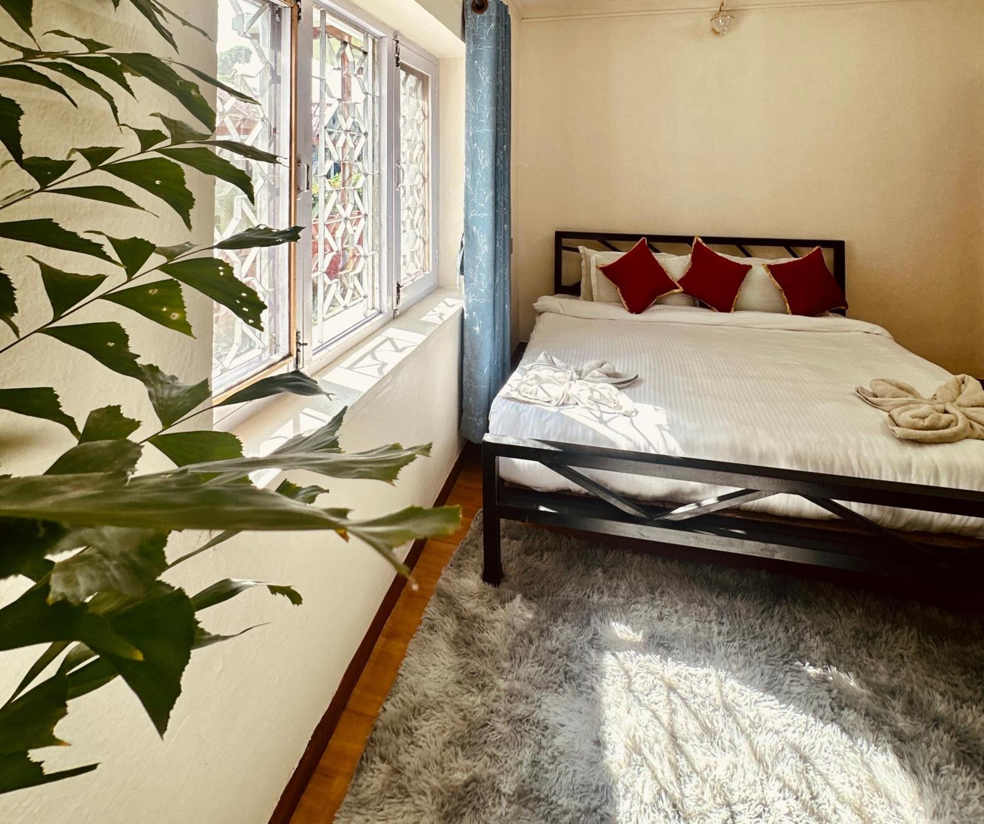 Yog Hostel Катманду Екстериор снимка